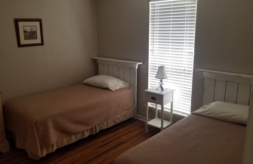 Crawfordville Resort | Private room ∙ 4 guests