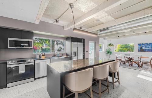 Coral Way House | Quiet luxury near Coral Gables!