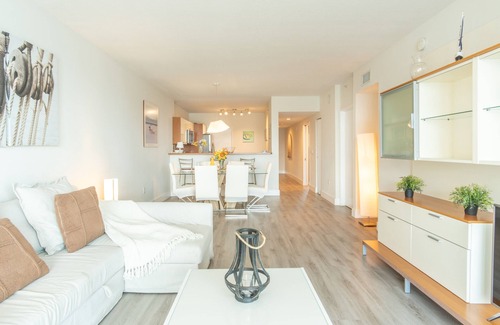 Sunny Isles Beach Condo | Quiet marine condo with breathtaking views of the bay | WIFI + Parking