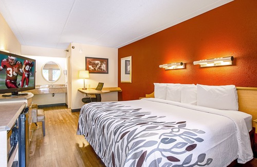 Northside Hotel | Red Roof Inn Jacksonville Airport