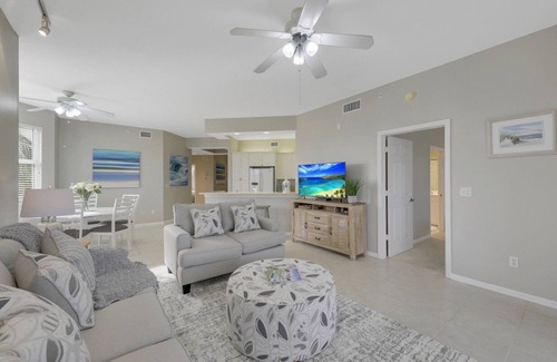 Vanderbilt Beach Condo | Regatta - William Raveis Rentals