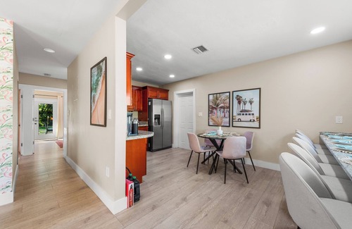 Middle River Terrace House | Relaxing 3BD - Pool - BBQ - Games - Close to Beach