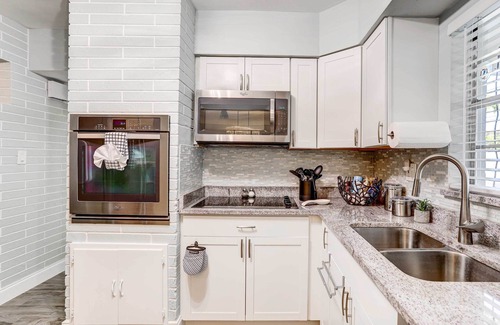 South Pinellas Community Council House | Remodeled St Petersburg Retreat w/Hot Tub!