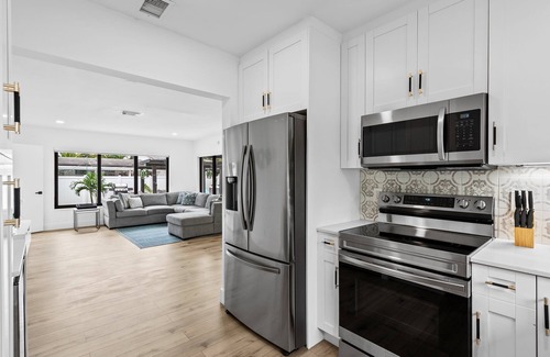 Hallandale Beach House | Saltwater Jacuzzi~Outstanding Location~Near Beach+Casino
