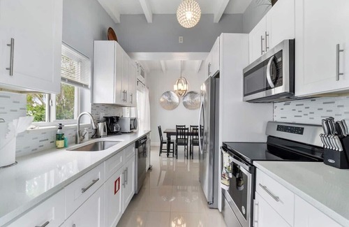 Dolphin Isles Apartment | Seashell~Walk To The Beach~Comfy Beds~Firepit~Pool
