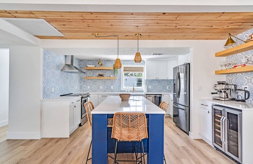 Trailer Estates House | Seaside Serenity: A luxurious and modern HEATED Pool Home