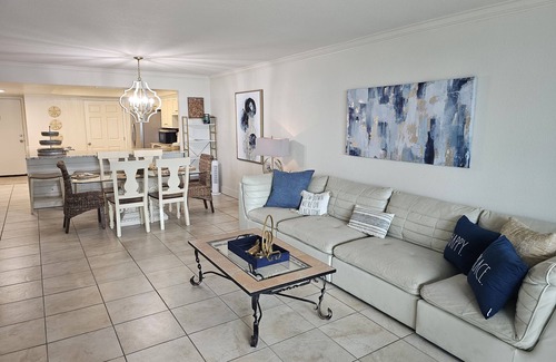 Holiday Isle Condo | Shoreline Towers 2033 - Newly Remodeled Vacation Rental