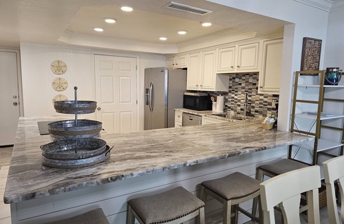 Holiday Isle Condo | Shoreline Towers 2033 - Newly Remodeled Vacation Rental
