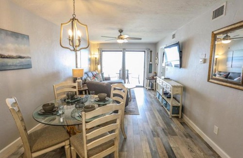 Mid Island Apartment | Smugglers Cove 1B6