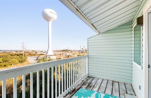 Navarre Beach Condo | Soundfront Condo with Water Views, Patio, Shared Pool, Central A/C, & Free WiFi
