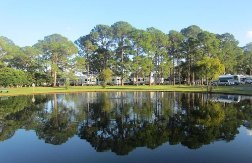 Eustis Resort | Southern Palms Park Model 7