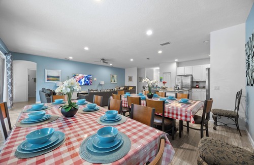 Sunridge Woods House | ⭐Spacious 10-BR Family Retreat Near Disney, Solterra Resort - Pool Spa, Game