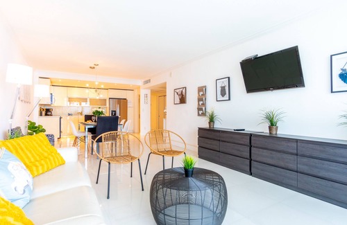 Sunny Isles Beach Condo | Spacious condo w/open layout across from the beach | WIFI + Parking