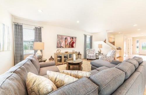 West Kissimmee Villa | Spacious Home by Rentyl Near Disney with Private Pool, Movie Room, Air Hockey Table & Resort Amenities - 530B