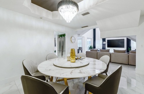Little Havana House | Spacious Home, Pool, Billiards, BBQ, Near Coral Gables, Brickell, Little Havana