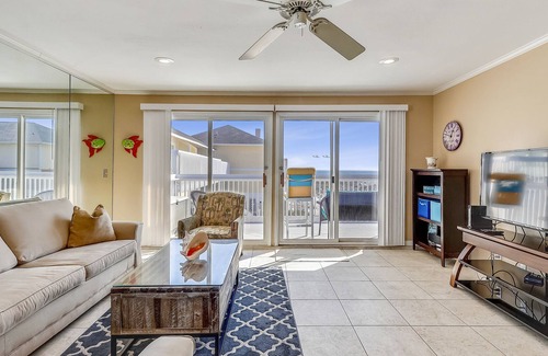 Holiday Isle Condo | SPC 2136 - Upstairs 2 BR - Beachside - Sleeps 6 by RedAwning