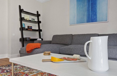 Middle River Terrace House | Stay in Style!7 min from the beach! Gorgeous home; relaxing yard!