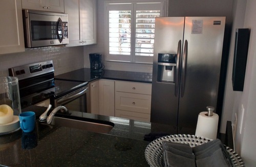 St. Augustine Beach Condo | Steps to the beach and restaurants!