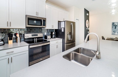 Kissimmee House | Storey Lake Resort 4 Bedroom Townhome Pet Friendly