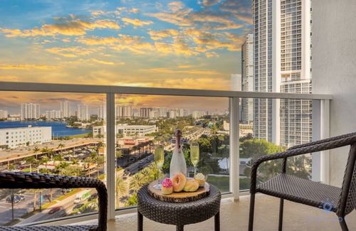 Sunny Isles Beach Apartment | Studio flat ∙ 4 guests