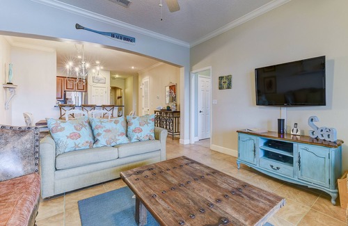 Palm Coast Condo | Stylish Condo with Heated Pools, Gym and Balcony Dining
