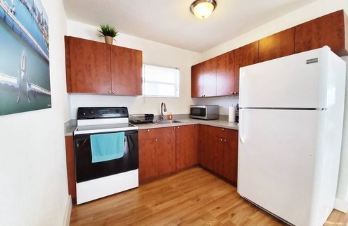 Buena Vista Apartment | Sunny 2BR Apt nr Wynwood,Midtown & Design District
