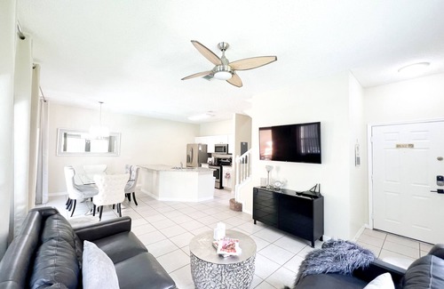 Kissimmee House | TERRA VERDE RESORT POOL Townhouse near Disney 4bedrooms/3baths sleeps 12guest