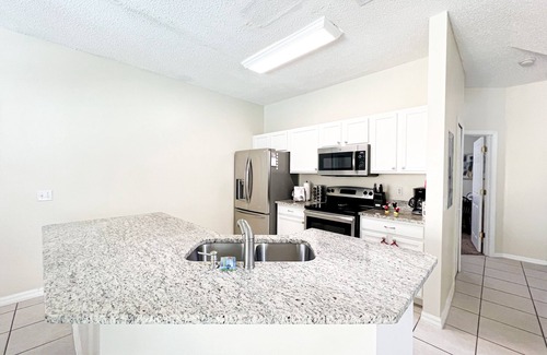 Kissimmee House | TERRA VERDE RESORT POOL Townhouse near Disney 4bedrooms/3baths sleeps 12guest