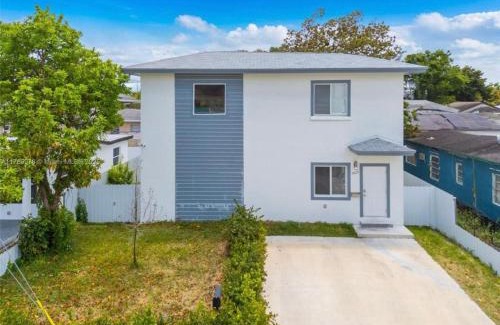 Gladeview House | The 305