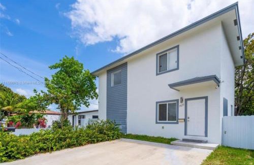 Gladeview House | The 305