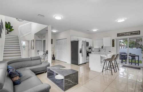 Gladeview House | The 305