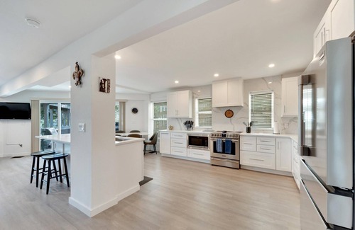 Old Seminole Heights House | The Hideaway - 3 Bed/3.5 Bath on water in Tampa Bay