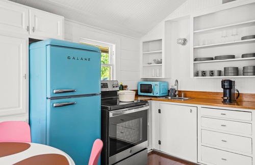 Downtown Apartment | The Julia Place Carriage House-Walk downtown from old Florida glam!