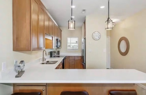 Pensacola Beach Condo | The Salty Pelican - Waterfront 2 Bedroom/2 Bath Condo - Pensacola Beach, Florida