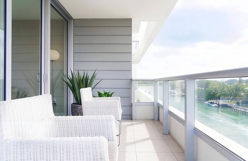 Bay Harbor Islands House | Three Pet-friendly Units in Bay Harbor! With Balcony, Rooftop Pool, Parking!