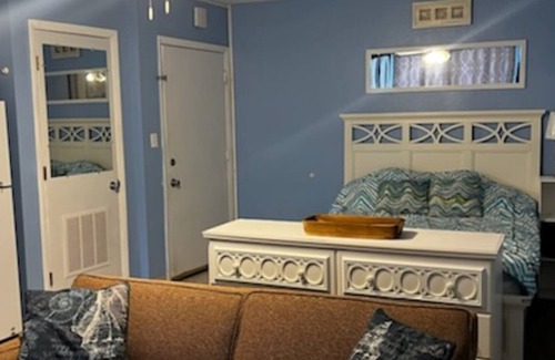 Bostwick Park Condo | TOP FLOOR CONDO AT SEA DIP BEACH RESORT!!!