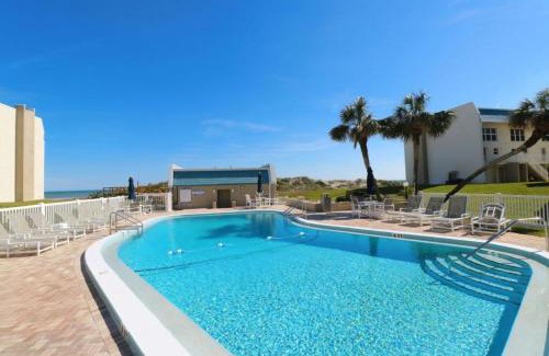Crescent Beach House | Tradewinds 51