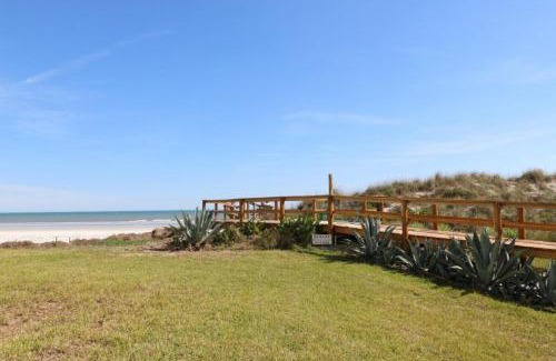 Crescent Beach House | Tradewinds 51