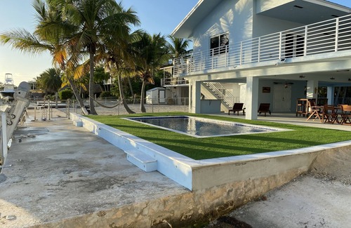 Tavernier House | Tropical ocean front home beautiful location