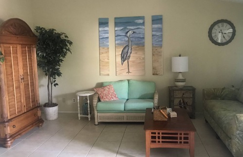 Indialantic Condo | Tropical Paradise Living
