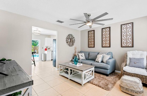 Temple Terrace House | Tropical Treat