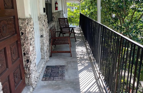 Sailboat Bend Apartment | Two beds in apartment in Ft. Lauderdale