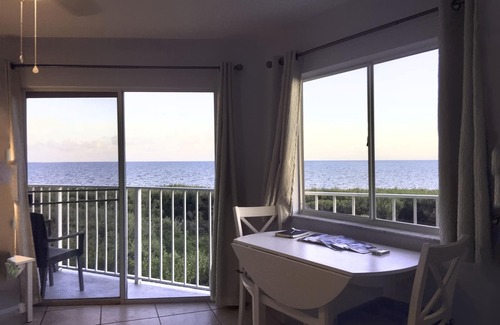 Tavernier Condo | Two Panoramic Ocean Views from the Living room and Master Bedroom in this Condo
