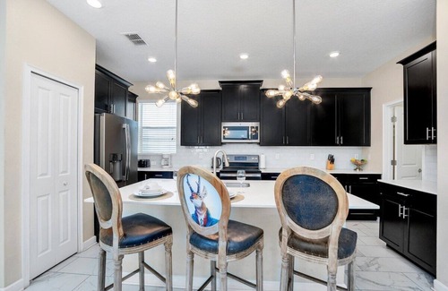 Davenport Villa | Ultimate 5Br Villas With Pool/Spa (1555FD)