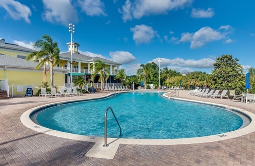 Bahama Bay Condo | Updated Luxury Condo Close To Disney