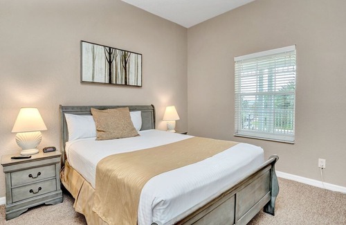 Bahama Bay Condo | Updated Luxury Condo Close To Disney