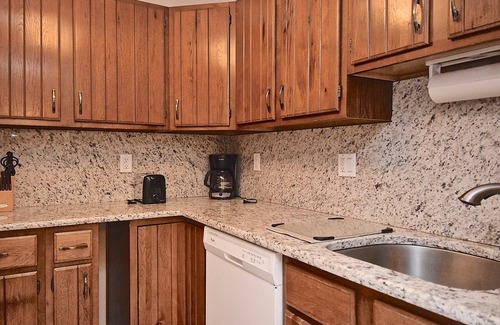Siesta Key Condo | Upgraded 1 BR/1 Bath Condo, Renovated Ground Floor Unit.