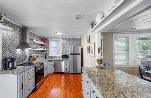 Old Seminole Heights House | ↳Urban 2200SF Bungalow With Stunning River View Nr. Downtown and Airport↲