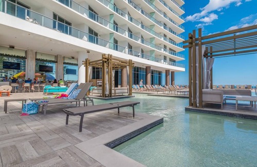 Hollywood South Central Beach Condo | 81 m² Condo ∙ 1 bedroom ∙ 4 guests