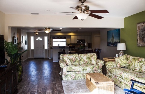 Yacht Club House | Vacation in paradise !